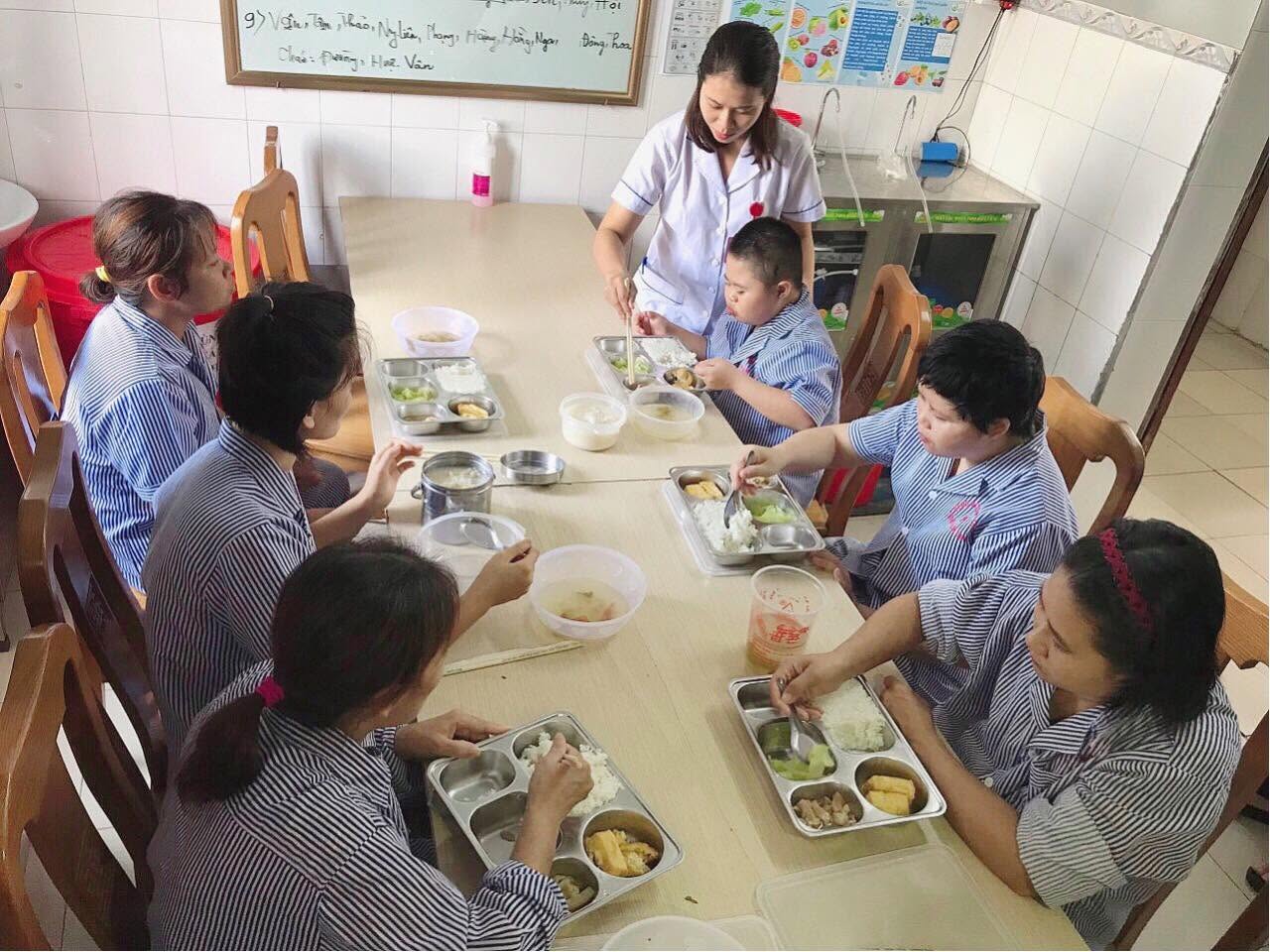 Ở khoa tâm thần, nụ cười cũng là một phần của hành trình chăm sóc người bệnh